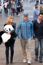 Watch Welcome to the Family Soap2day